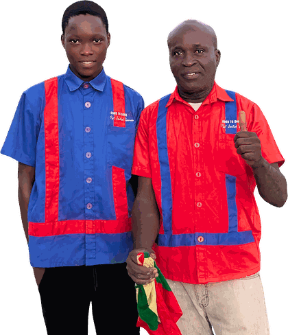 Two Door to Door technicians in the company shirts, one in blue and one in red giving a thumbs up